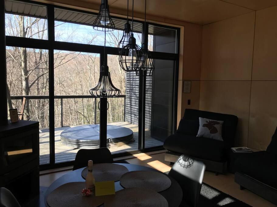 Вилла Cabin Sutton 252 - En Harmonie Avec La Nature! Экстерьер фото